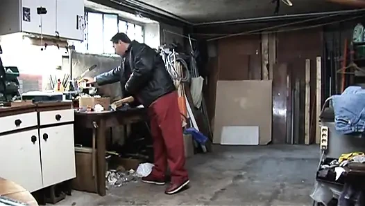 Blonde milf genießt analsex