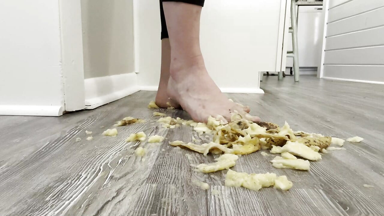 Banana Crush with Feet