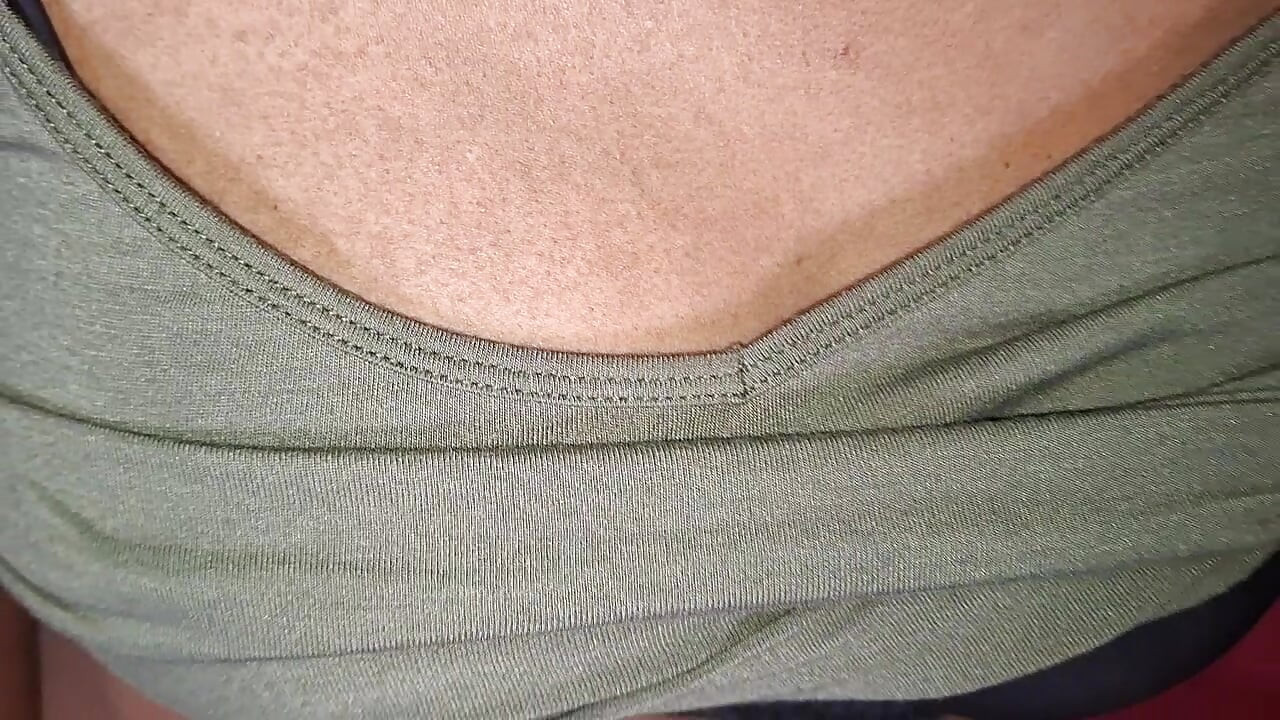 Desi Bhabhi home at alone super hot video