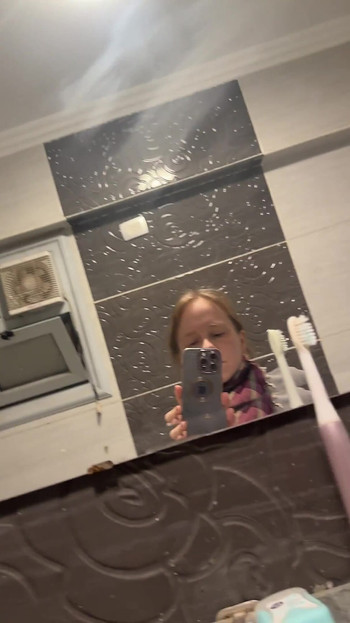 Razor Slides Into My Pussy