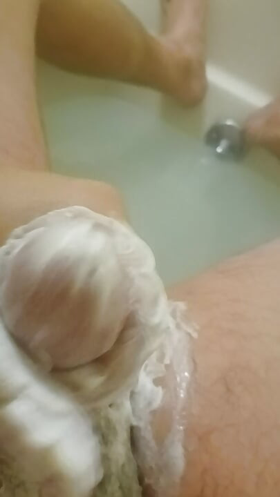 Kim yarağımı ve sünneti yıkamak istiyor