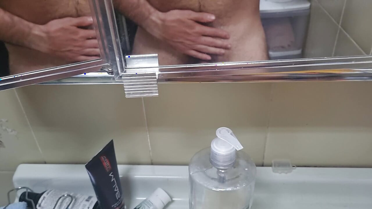 Trimming his beard and brushing his cock against his hair. I'm putting together a new style for my fur. Follow me!