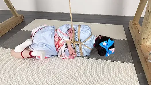 Der Höhepunkt, wie man einen Kimono an einem sonnigen Tag trägt