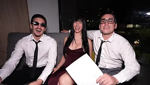 Perfekte Schlampe Bekommt Zwei Italienische Schwänze Auf Einmal Und Ihr Arsch Ist Zerstört - Yenifer Chacon