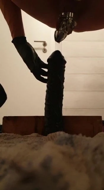 Handsfree Cum in Chastity fucking
