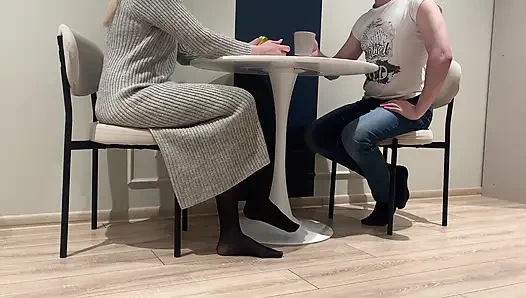 Olgun orta yaşlı seksi kadın damadını baştan çıkarıyor
