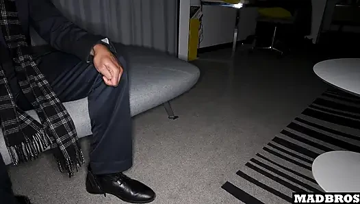 Büyük götlü itaatkar bir Fransız kadın bütün gece durmadan sikilmek için geri dönüyor !!