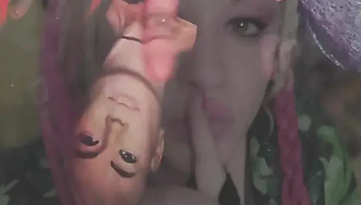 Die Geschichte des hetero-typen, besessen von den süßen mädchen, in der göttin Lana starrt