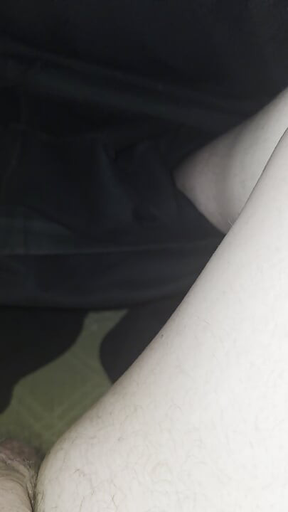 I'm true once again horny unfortunately no pussy because had to lend a hand