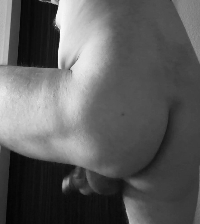 Short 68 – Jerking with Camera from behind. By special Request of Klaus and Heike. More soon.