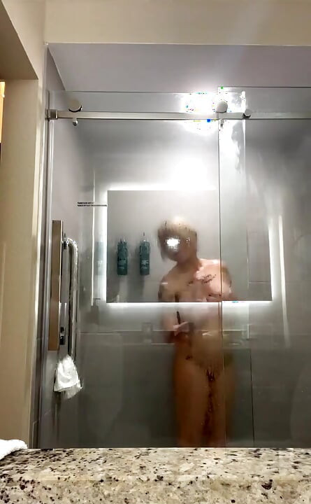 Потік почався 04/08/2024 02:00 Am Shower With Me