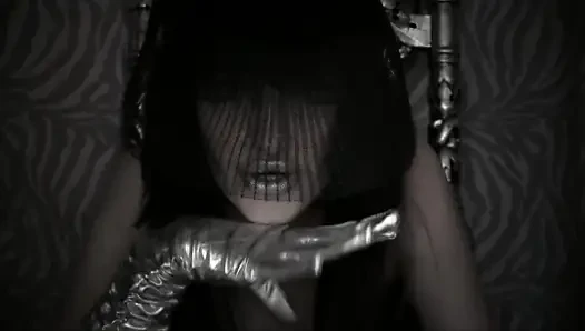 Fascinatrix...