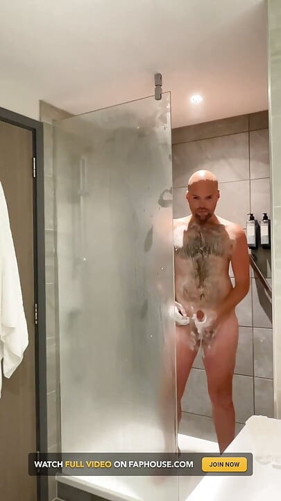 Horny Hotel Jerking