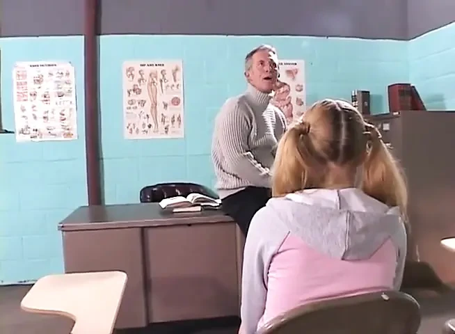 brittney alexander,buck adams - eating pussy,student