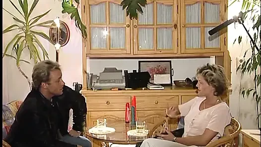 Großer grüner dildo für böse MILF