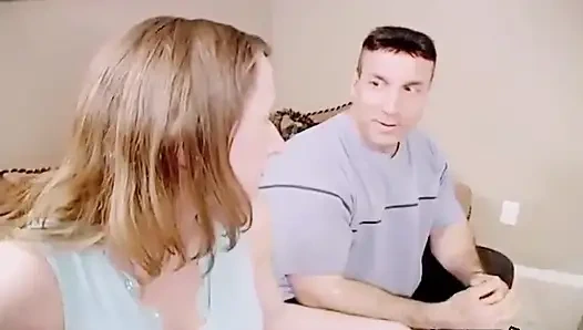 У тебя возбужденная сводная сестренка трахает спину!