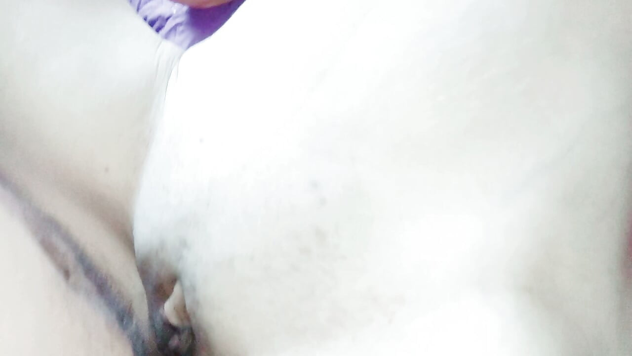 Modèle amateur professionnelle de sexe anal MILF