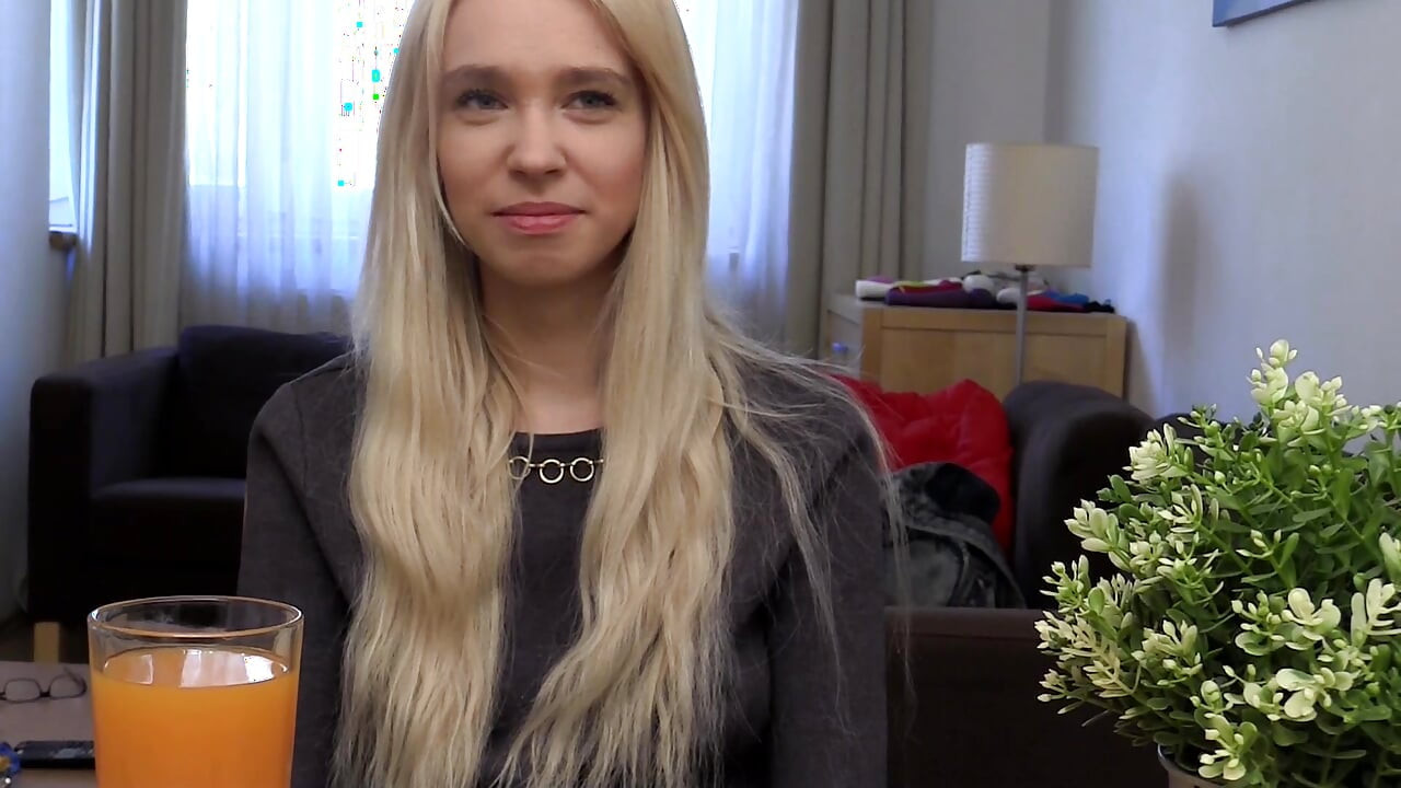 Sexig student behöver kontanter- Intervju