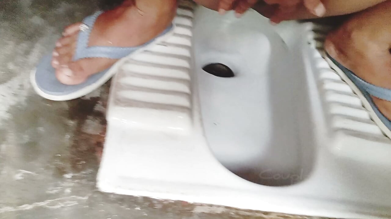 I had sex with the neighbour lady in bathroom.