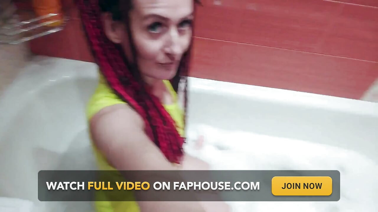 Pissing and Swimming with My New Friend Gosha) Fluffy Bush, Footfetish - Ginnagg