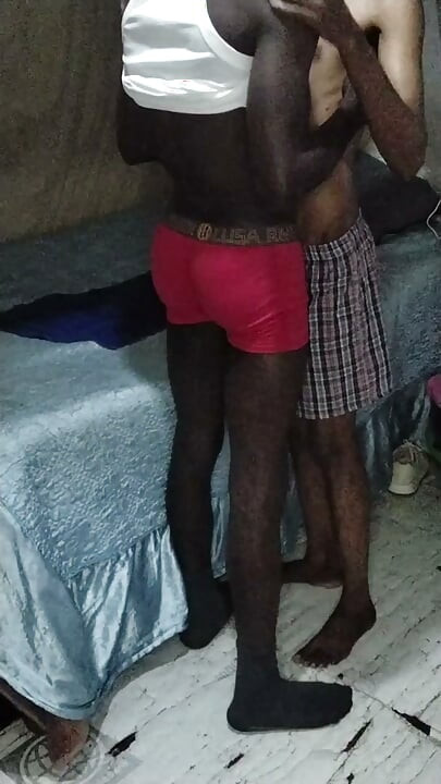 mere sidhe kenyaee dost ne us vibhaag ko thik karne ke lie mujhe choda jo main use dena chaahta hoon