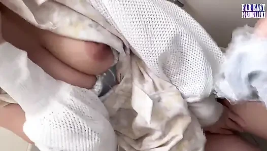 Çift ağızlı orgazm randevusunda her sıcak damlanın tadını çıkardıkça gırtlağına kadar alıyor - 1/4