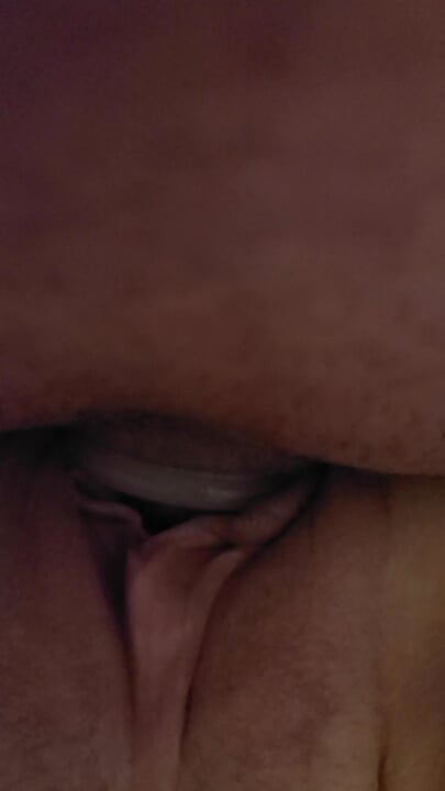 She gets a nice creampie after Cumming on his dick