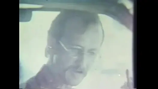 Pelacur memakan penis