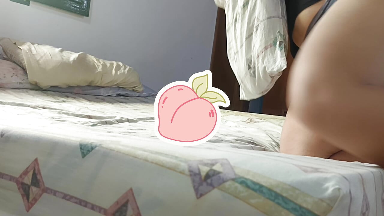 Hot brunette big ass riding her pillow to sliviate herself