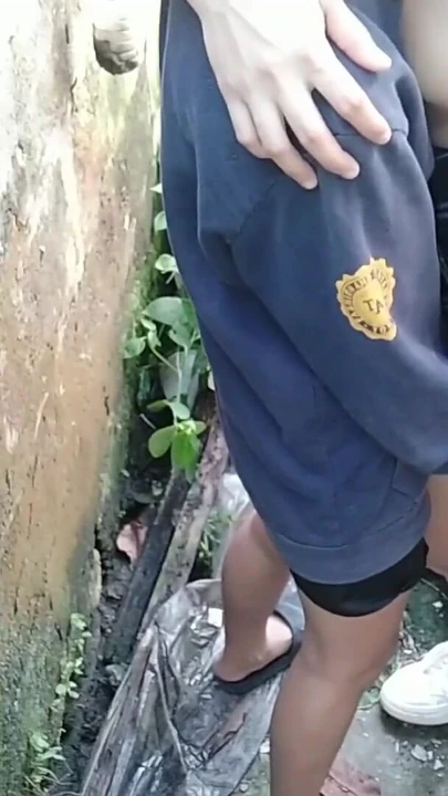 Moment à voir absolument de « sexe risqué en plein air (nous avons failli nous faire prendre) »
