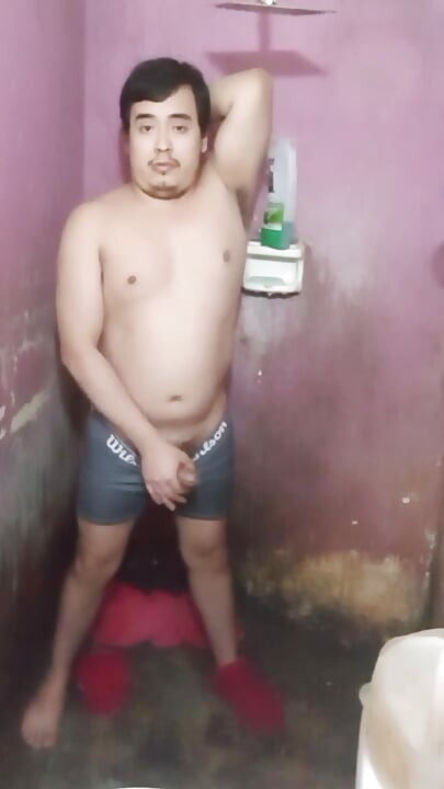 Jesus en boxer bañándose capitulo 8