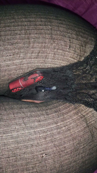 Femboy Hands free cum on own ass thru panties