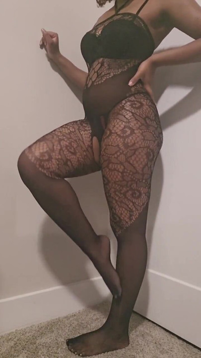 Egyptain Sissy Showing off
