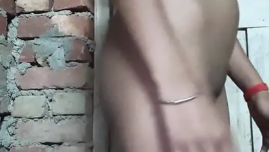 Ateşli üniformalı ıslak seksi götünden sikiliyor