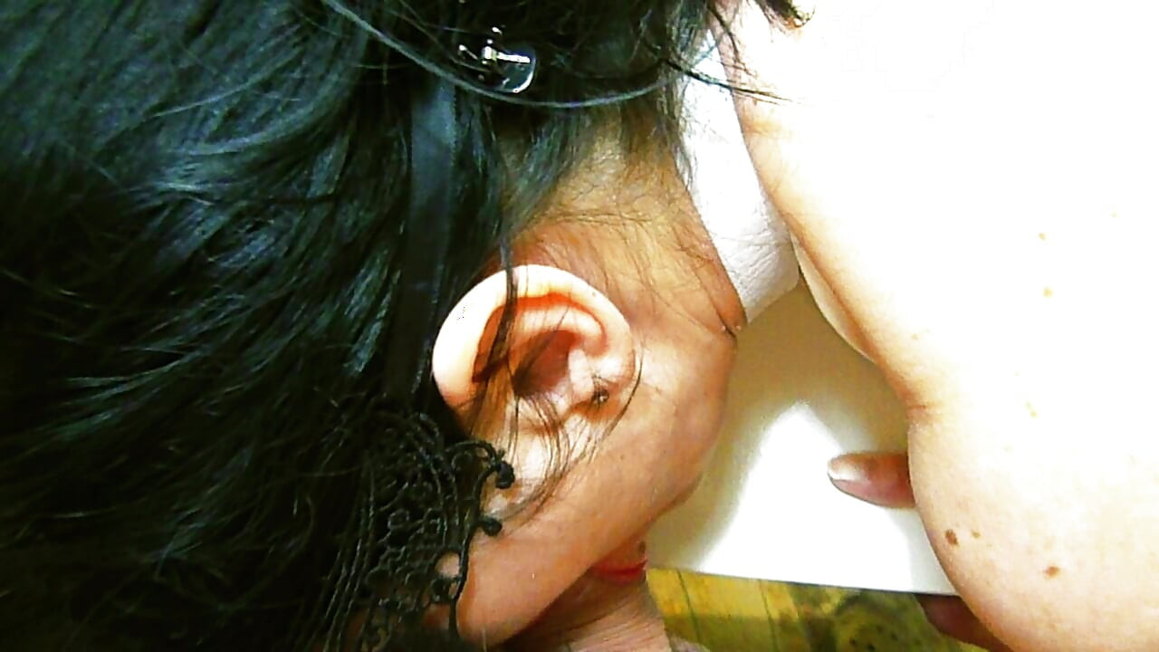 Cewek nakal rambut gelap dientot sambil diikat!