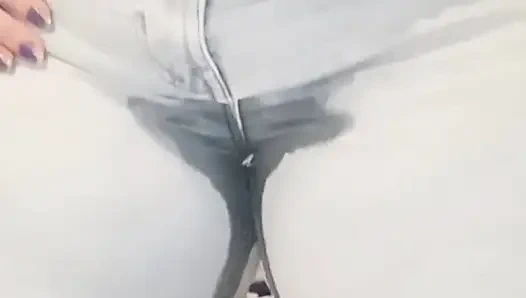 Kencing di celana jeans saya