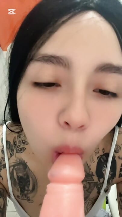 Küçük ağız peri emiyor