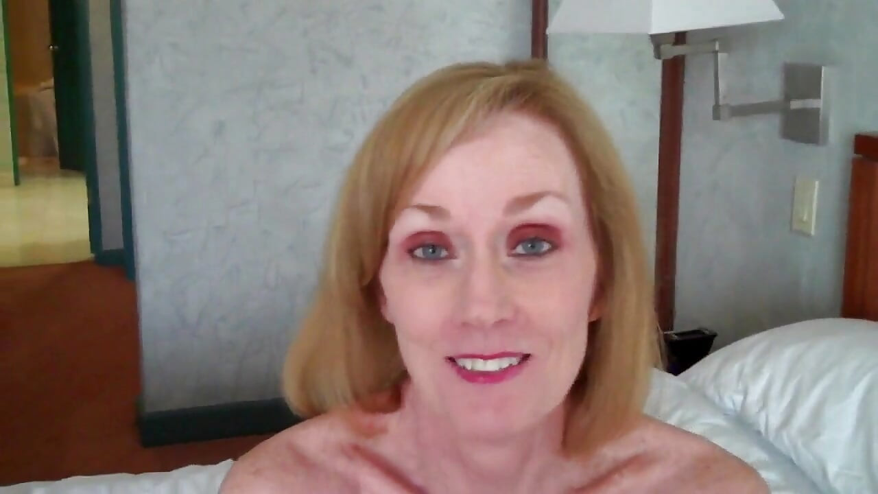 Wicked Sexy Melanie MILF in Mexico!