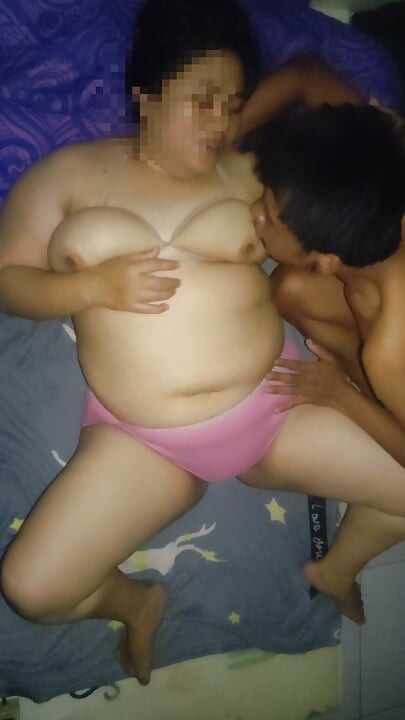 أنيك زوجة أبي ذات الثديين الكبيرين
