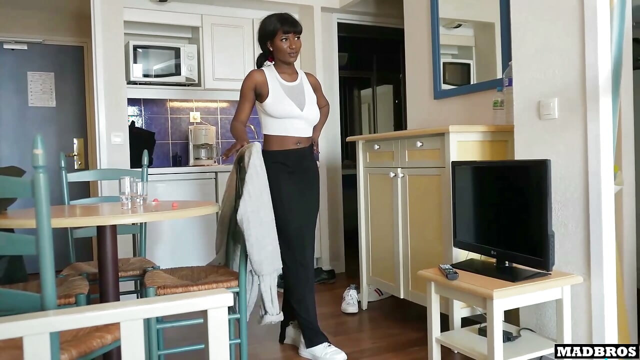 A dominatrix guard with big tits catches us and wants to suck us to avoid the police