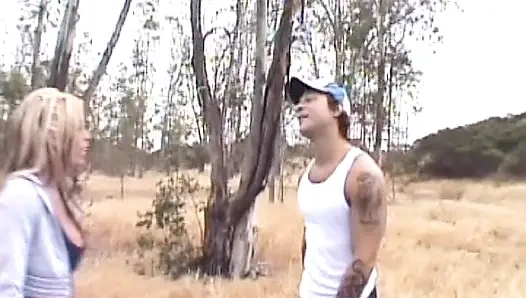 Perfektes französisches schätzchen, draußen gefickt