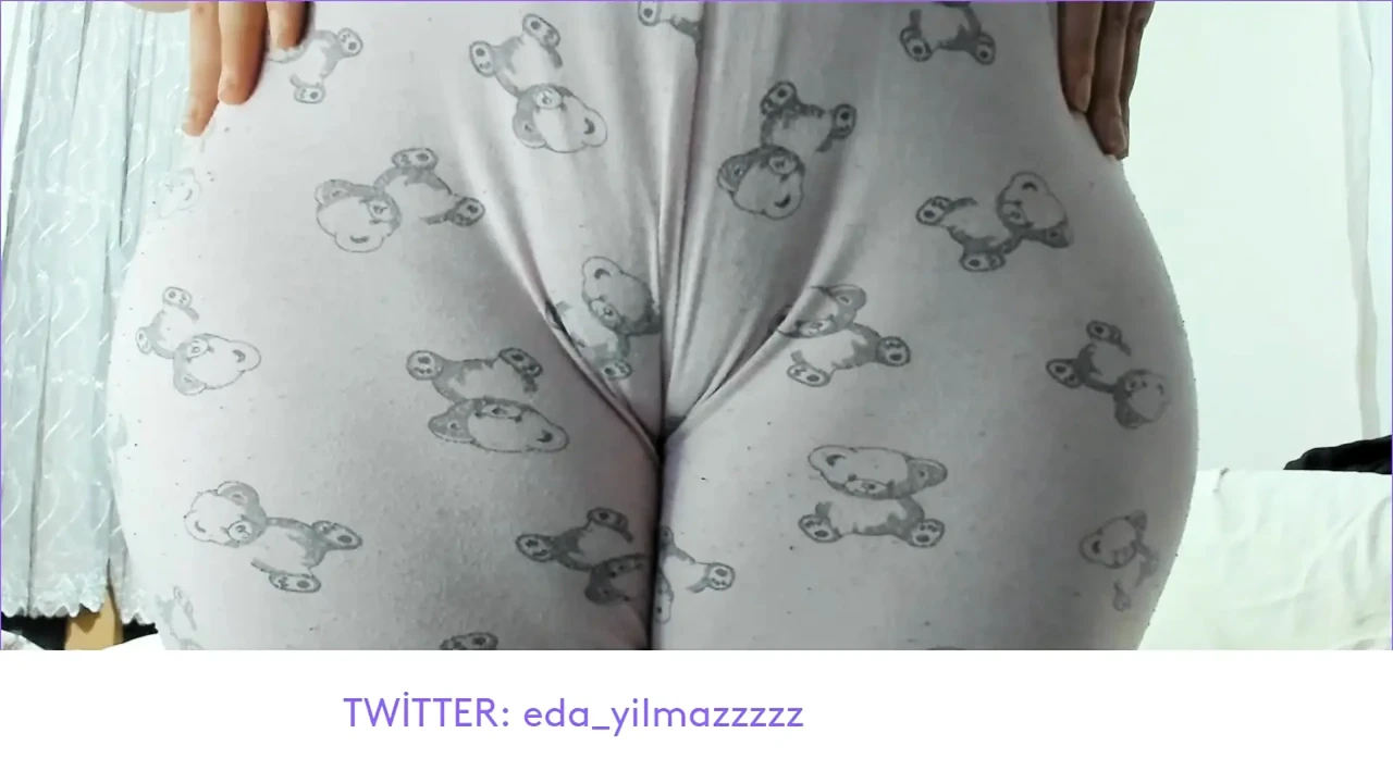 CAMEL TOE- MASTURBATION IN PAJAMAS- TURKISH PORN- TURKISH MILF