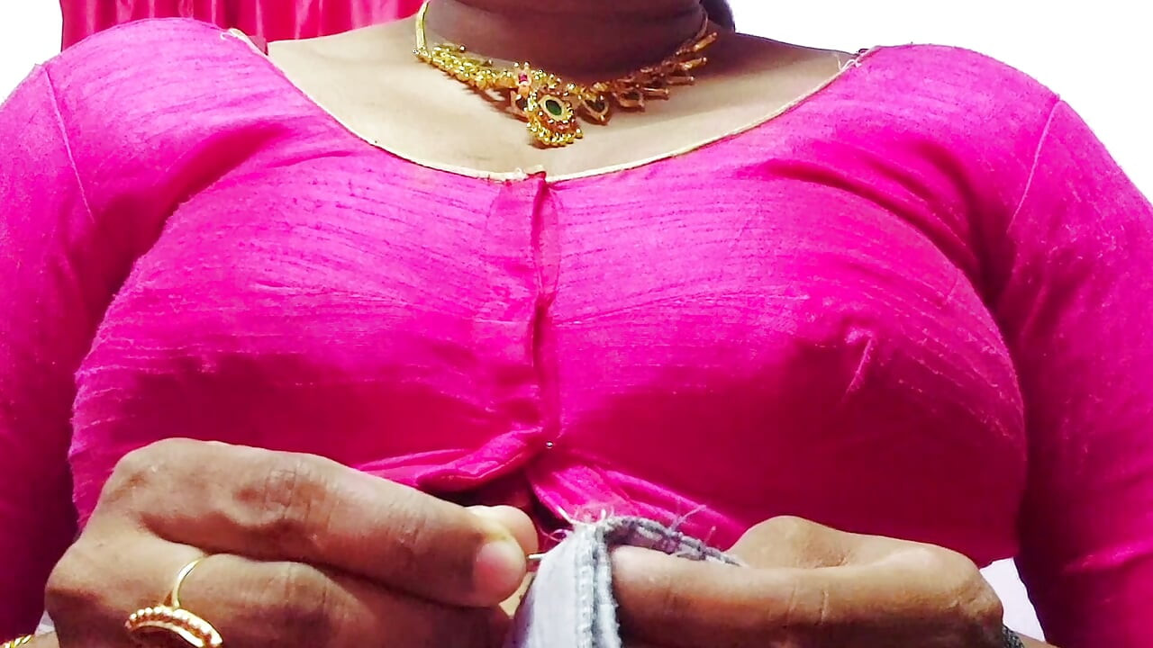 Hot and sexy aunty Apne bhatije ke sath Kiya sex big boobs