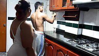 Fodendo o vizinho na cozinha