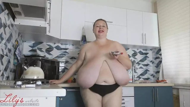 Чудо с большими сиськами LilyDreamBoobs