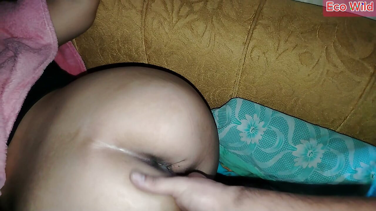 “操！！好紧！你的骚逼。”