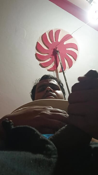 ช่วยตัวเองโดยหนุ่มอิสมาร์ตอินเดีย Ismaatdeva ที่ดูนักเย็ดภาษาฮินดีในป่าขี้เหงา