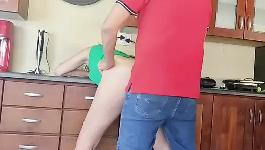 Fick mich, bevor mein mann zum mittagessen nach hause kommt