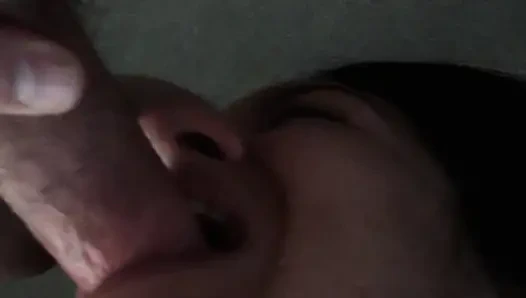 Над кроватью минет