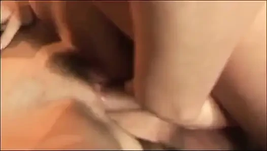 Memek berbulu seksi suka kontol di memek di pantat... Dobel penetrasi